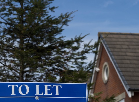 Housing Minister Ready to Ban ‘No DSS’ Adverts