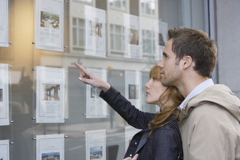 High Streets Lose Eight Property Agents a Week