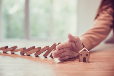 When Do Landlords Insure – on Exchange or Completion?